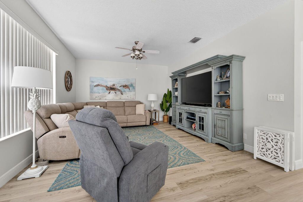 527 NW Bellworth Place, Jensen Beach, FL 34957 Photo