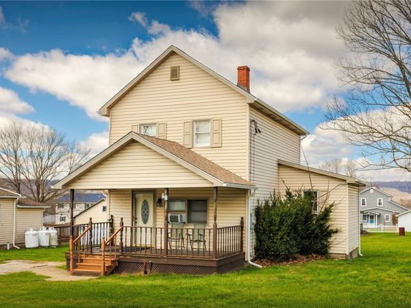 116 10th St, Lucernemines, PA 15754