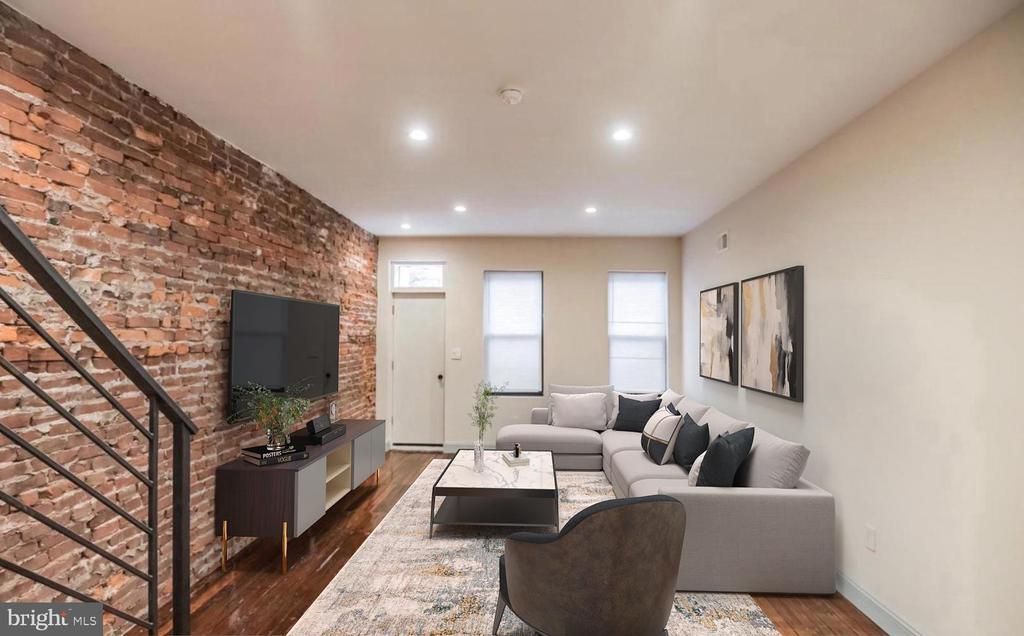 2046 E Stella Street, Philadelphia, PA 19134 Main Photo