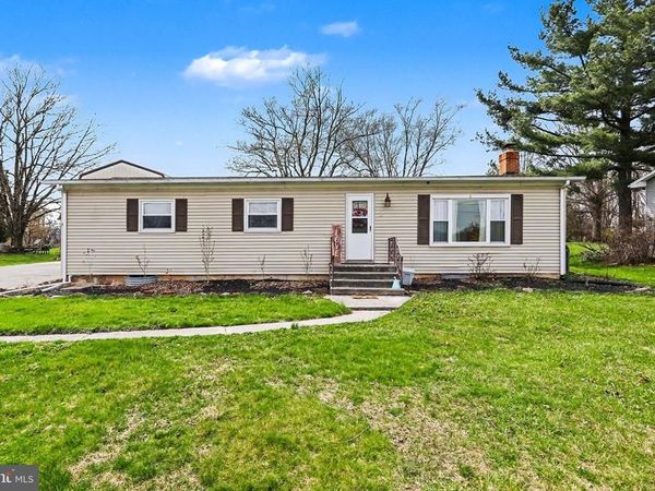 32 PINE ROAD , ABBOTTSTOWN, PA 17301