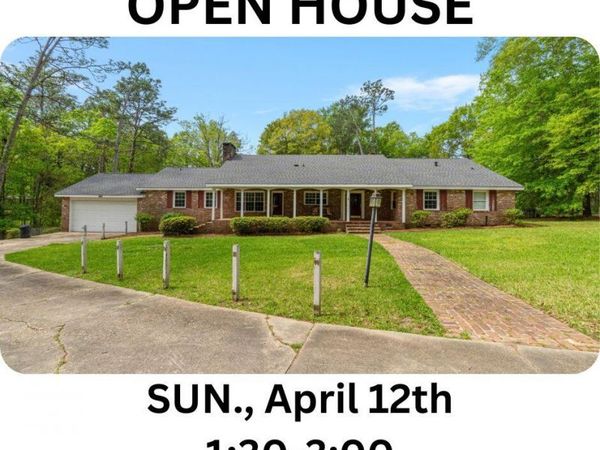 2 Village Ln., Hattiesburg, MS 39402