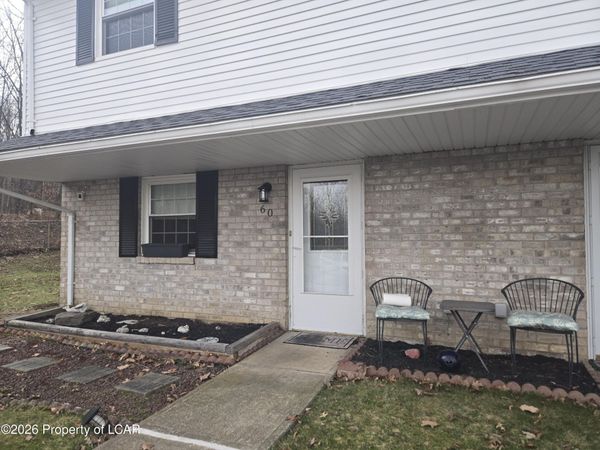 60 Saratoga Court, Wilkes-Barre Twp, PA 18702