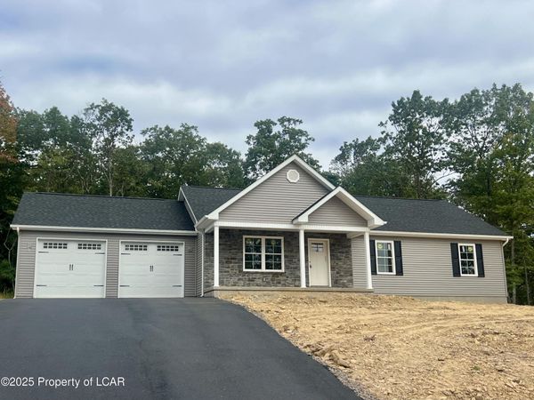 231 Mountain Road, Drums, PA 18222