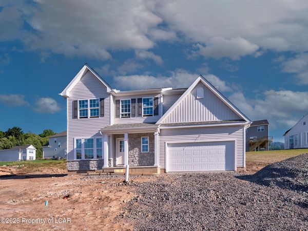 33 Olivia Way, Mountain Top, PA 18707