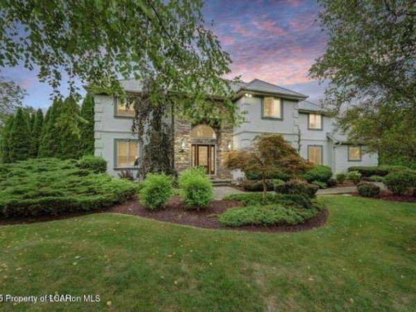 169 Wagner Boulevard, Greenfield Township, PA 18407