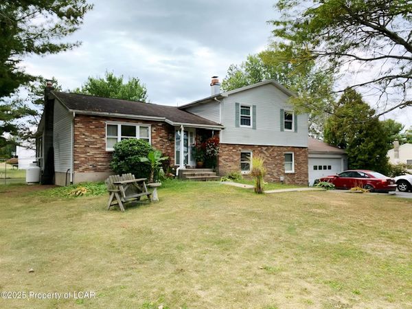 117 Side Hill Court, Sugarloaf, PA 18249