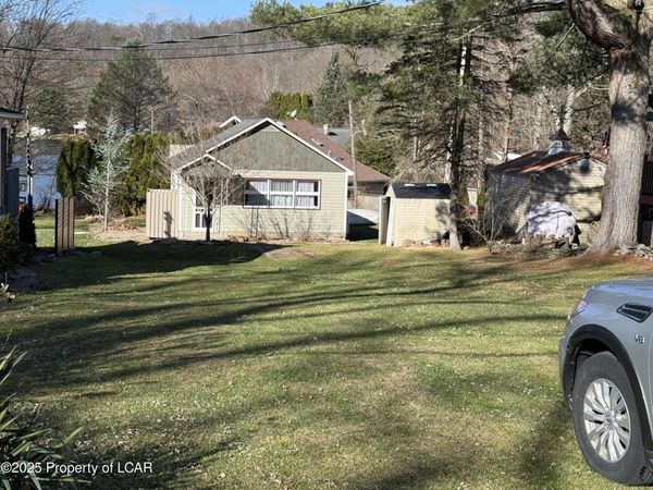 102 Lakeview Drive, Sweet Valley, PA 18656