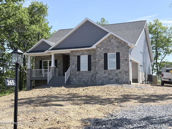 265 Turnberry Lane, Hazle Twp, PA 18202
