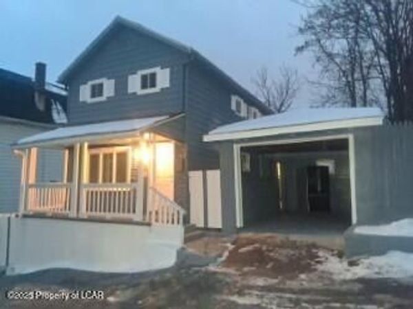 53 Oakwood Lane, Wilkes-Barre, PA 18702