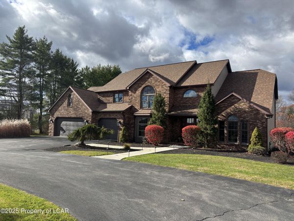 1266 Ryman Road, Dallas, PA 18612