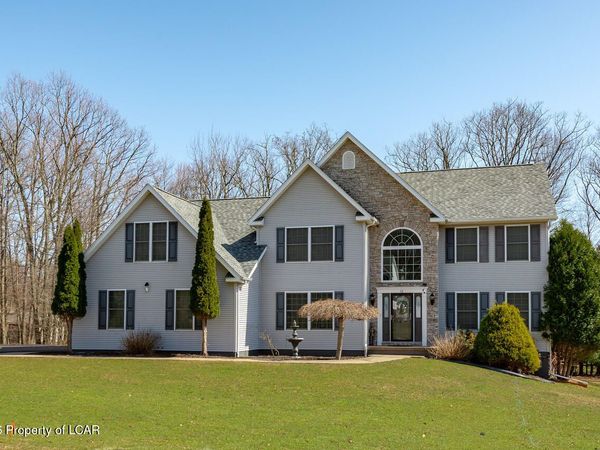 13 Colony Drive, Hazleton, PA 18202