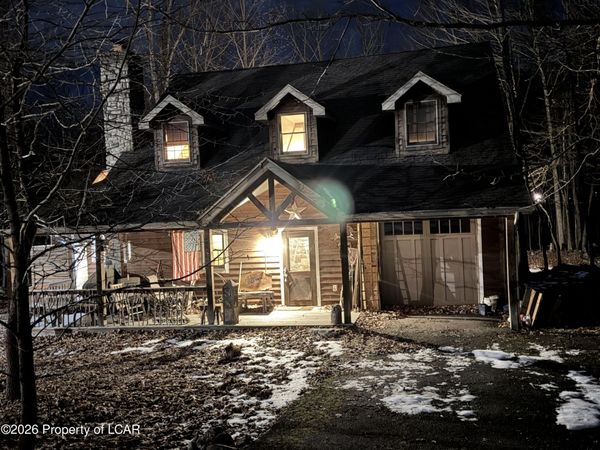 17 Creek Circle, Hazleton, PA 18202