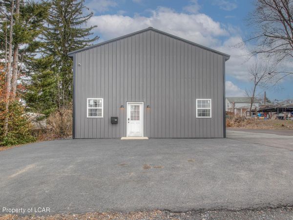 386 S Main Street, Jenkins Township, PA 18640