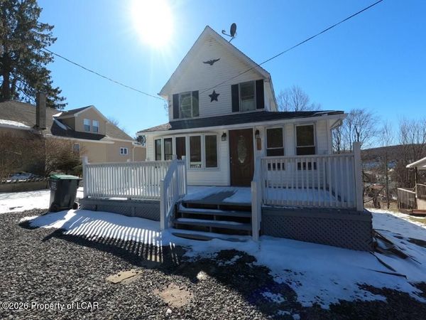 355 Ridge Avenue, Harveys Lake, PA 18612