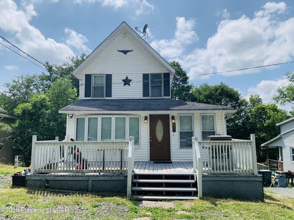 355 Ridge Avenue, Harveys Lake, PA 18612