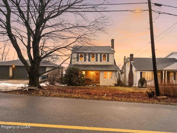 38 State Road, Barnesville, PA 18214