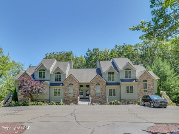 46 Mountainwoods Drive, Lake Harmony, PA 18624