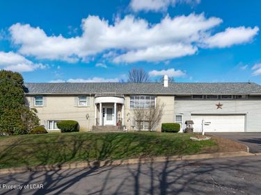 7 Kings Road, Hanover Township, PA 18706