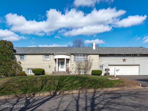 7 Kings Road, Hanover Township, PA 18706
