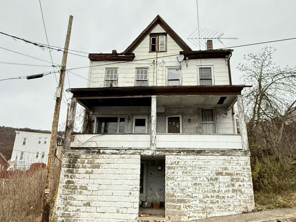 813-815 E Commerce Street, Shamokin, PA 17972