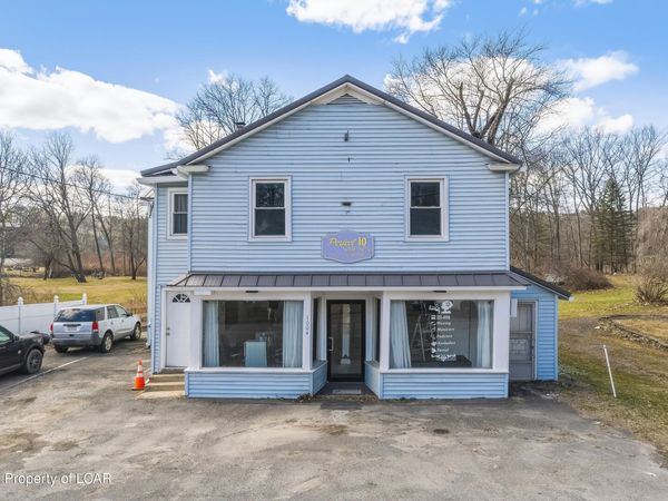 1004 Lower Demunds Road, Dallas, PA 18612