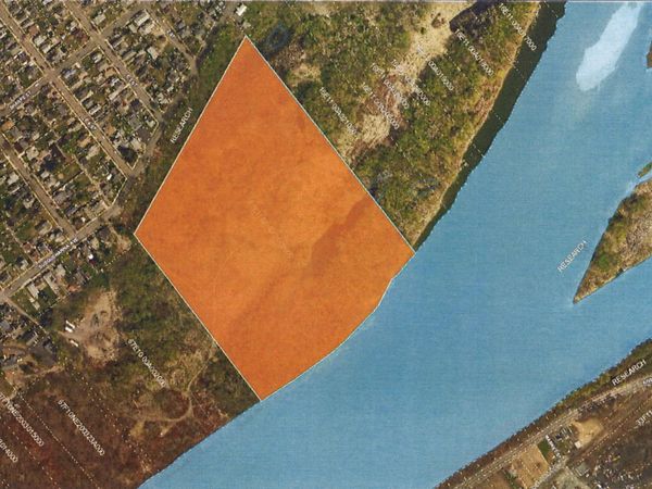 East Side Susquehanna Ave, Wyoming, PA 18644