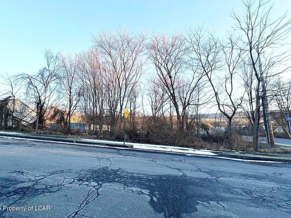 25 Cherry Drive, Nanticoke, PA 18634