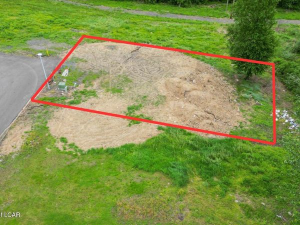 23 Varsity Drive, Nanticoke, PA 18634