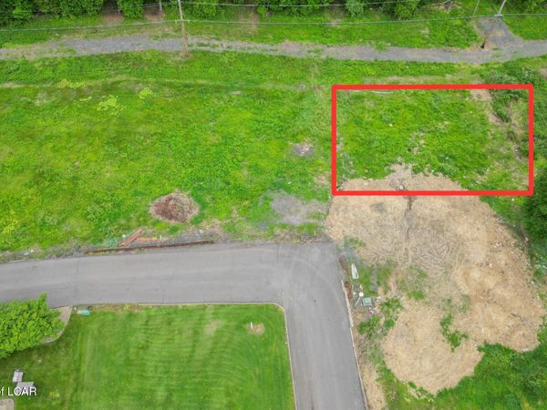 22 Varsity Drive, Nanticoke, PA 18634