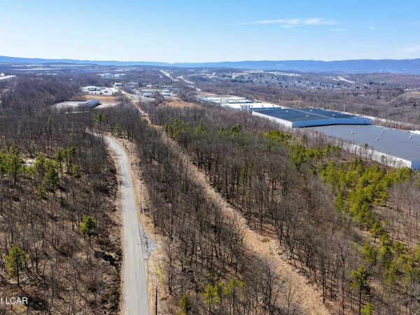 Sathers Drive, Pittston, PA 18640