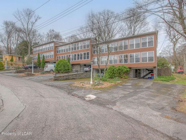 17 Split Rail Lane, Unit 17, Dallas, PA 18612