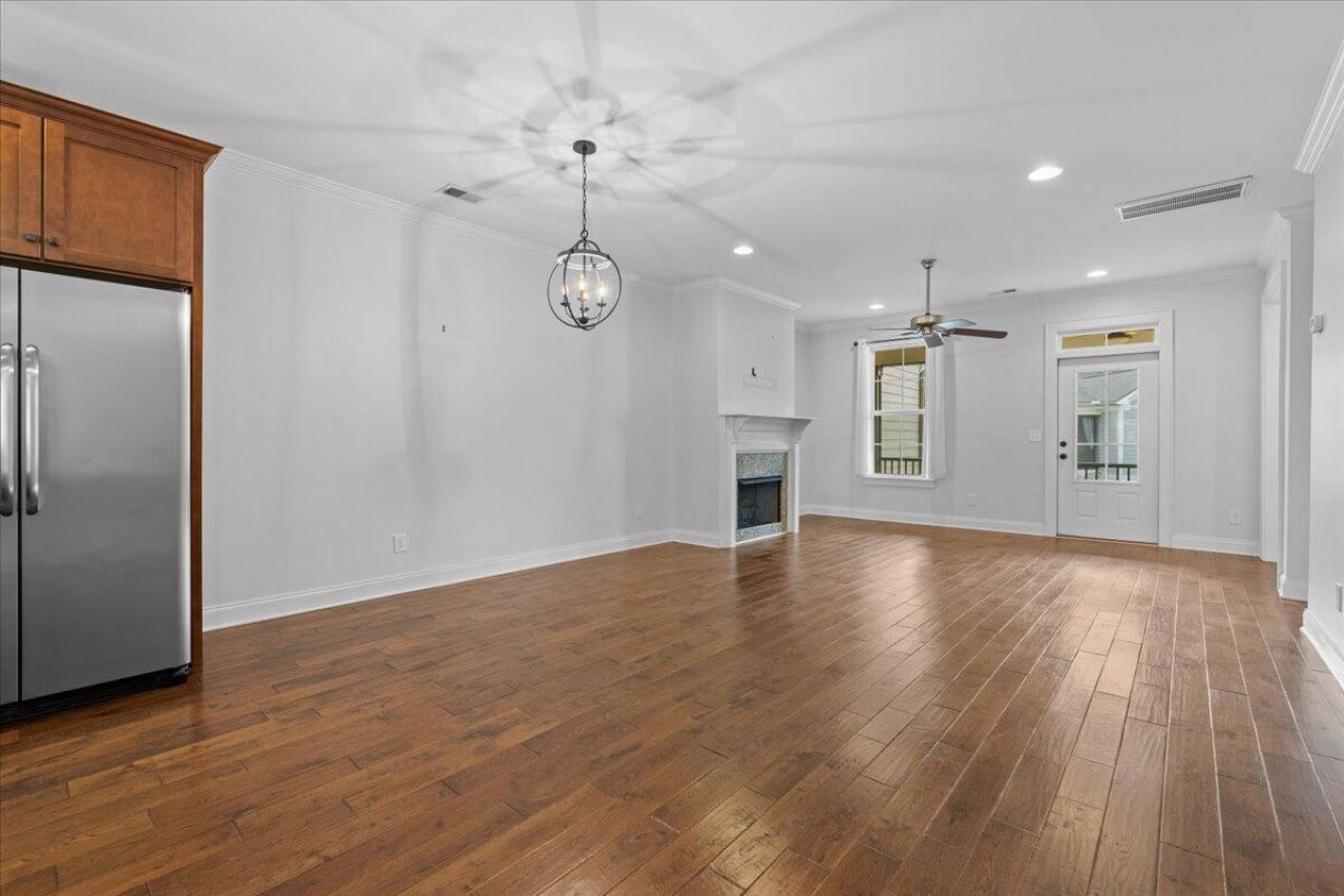 254 Slipper Shell Court Photo 10