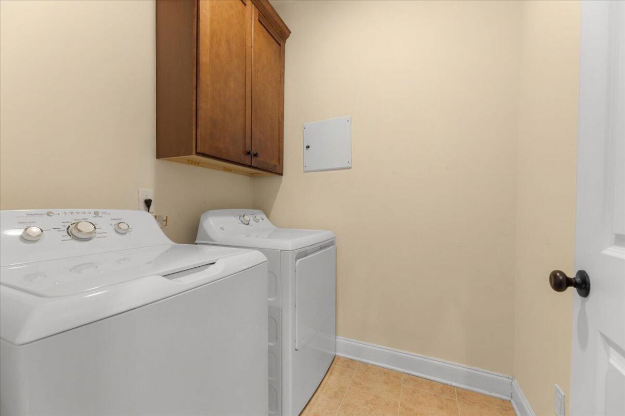 254 Slipper Shell Court Photo 16