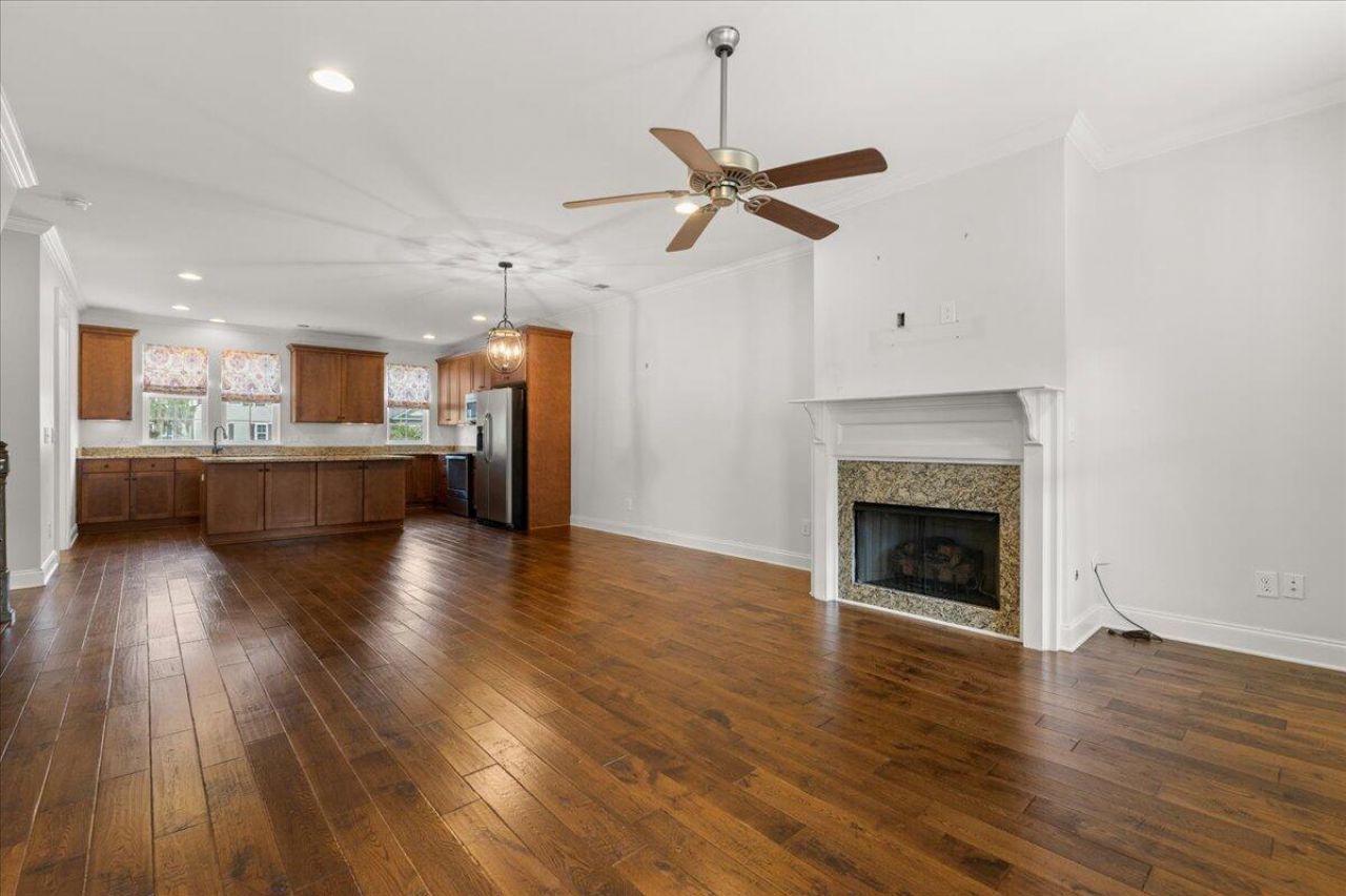 254 Slipper Shell Court Photo 6