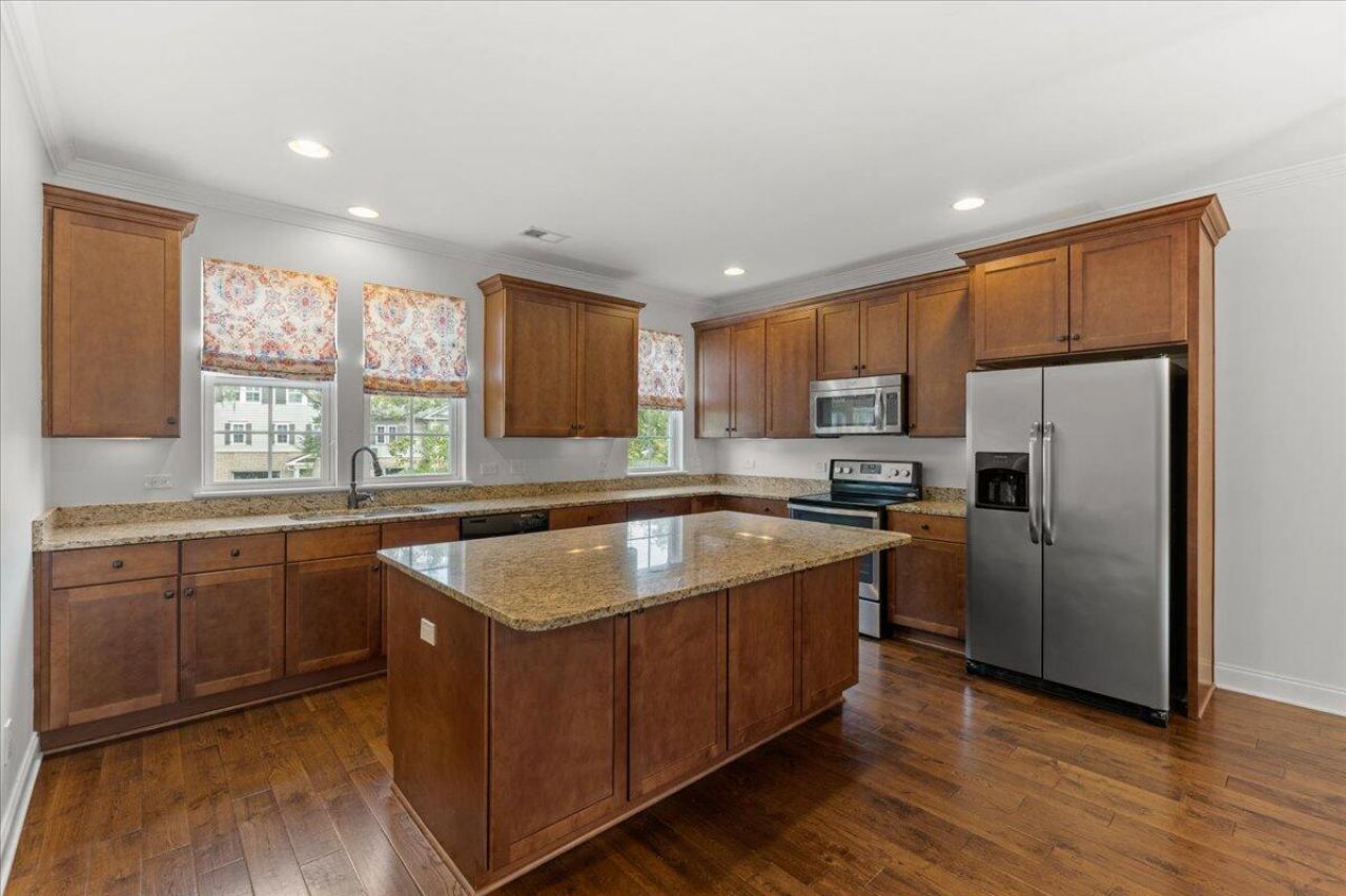 254 Slipper Shell Court Photo 8