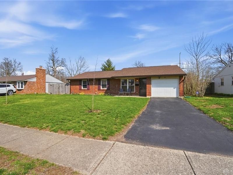 216 Winchester, Bethel Township, OH 45344 Photo 3