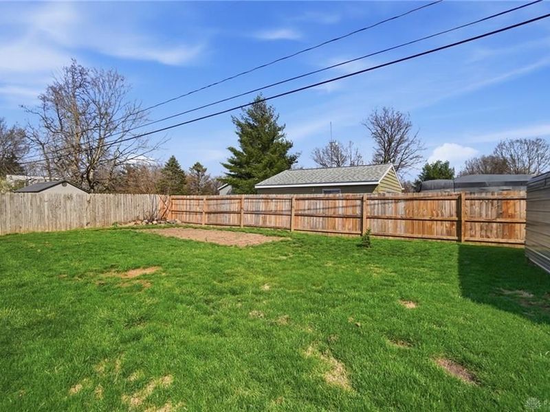 216 Winchester, Bethel Township, OH 45344 Photo 42