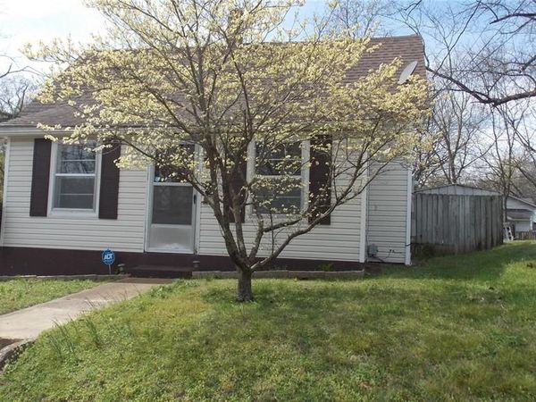1029 Nooney Street , Poplar Bluff, MO 63901