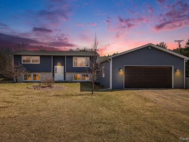 5912 Falkenbury Road , Deerfield Twp, MI 48461