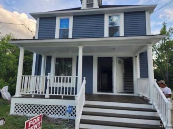 132 E Howard Street , Pontiac, MI 48342