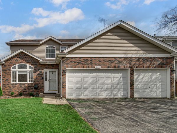 441 N Crooked Lake Lane , Lindenhurst, IL 60046