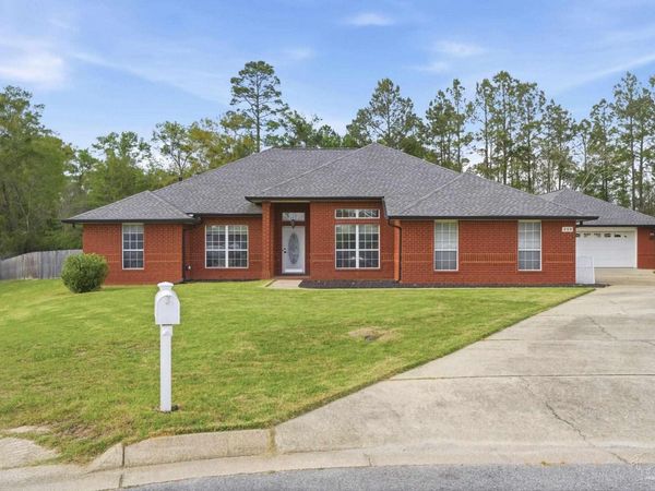 250 Shay Trl, Cantonment, FL 32533