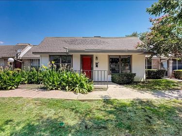 13838 Methuen Green Street, Dallas, TX 75240