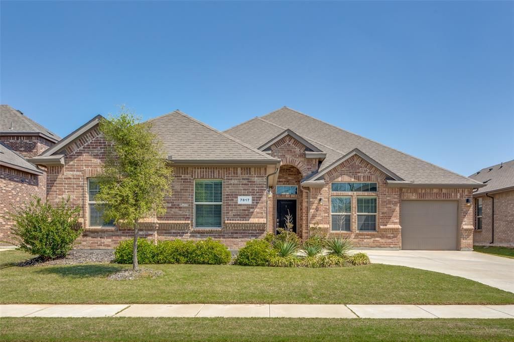 7817 Bella Way, Arlington, TX 76001 Main Photo