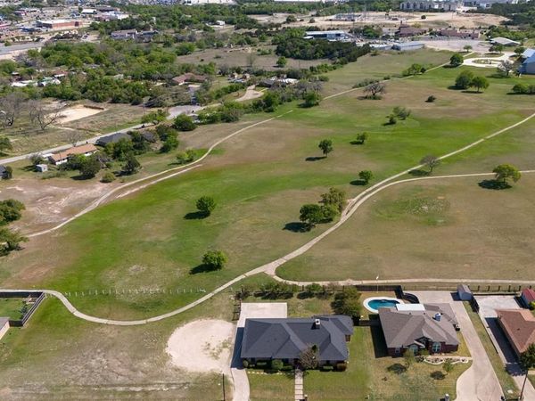 413 W Park Avenue , Weatherford, TX 76086