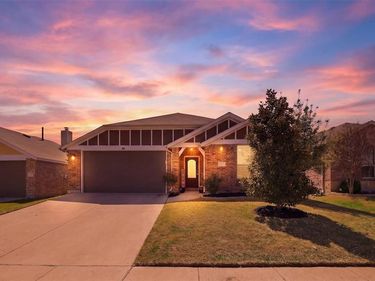 421 Mariscal Place, Fort Worth, TX 76131