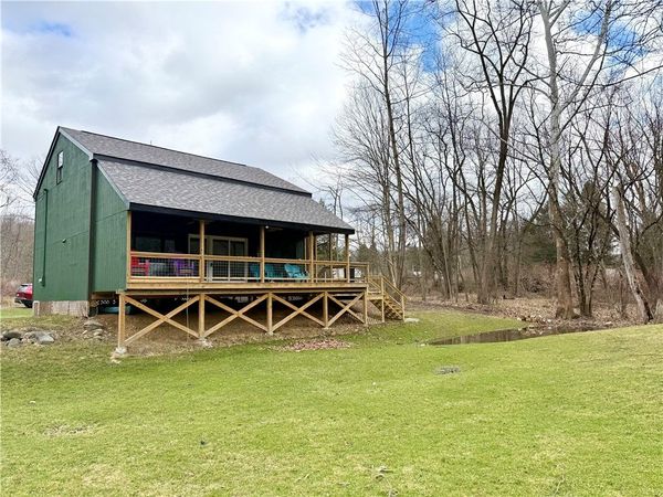 214 Youngs Ln , Franklin, PA 16323