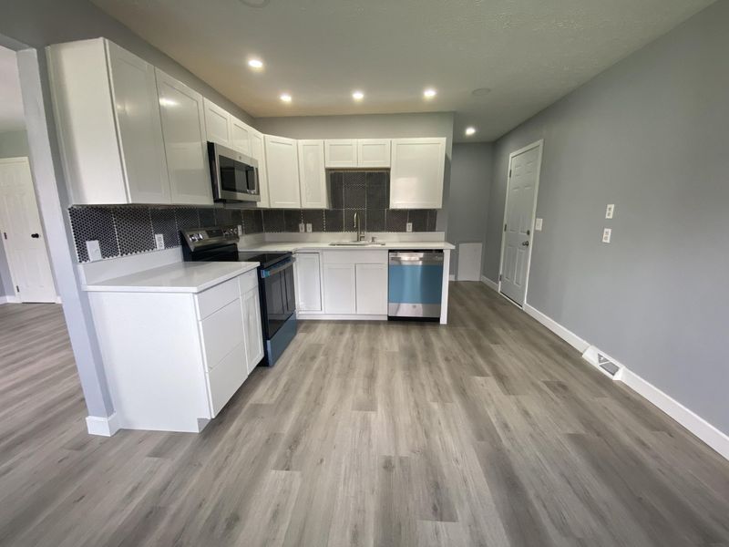 4814 Woodland Hills Boulevard, Dayton, OH 45414 Photo 3