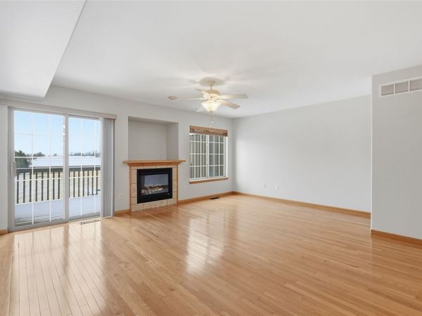 6 Ashford Place , Iowa City, IA 52245