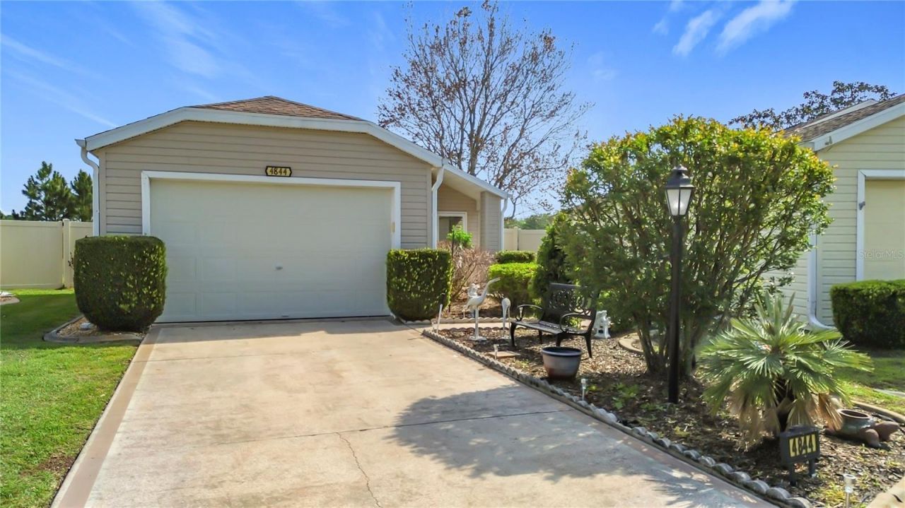 4844 Heron Run Circle, Leesburg, FL 34748 Main Photo